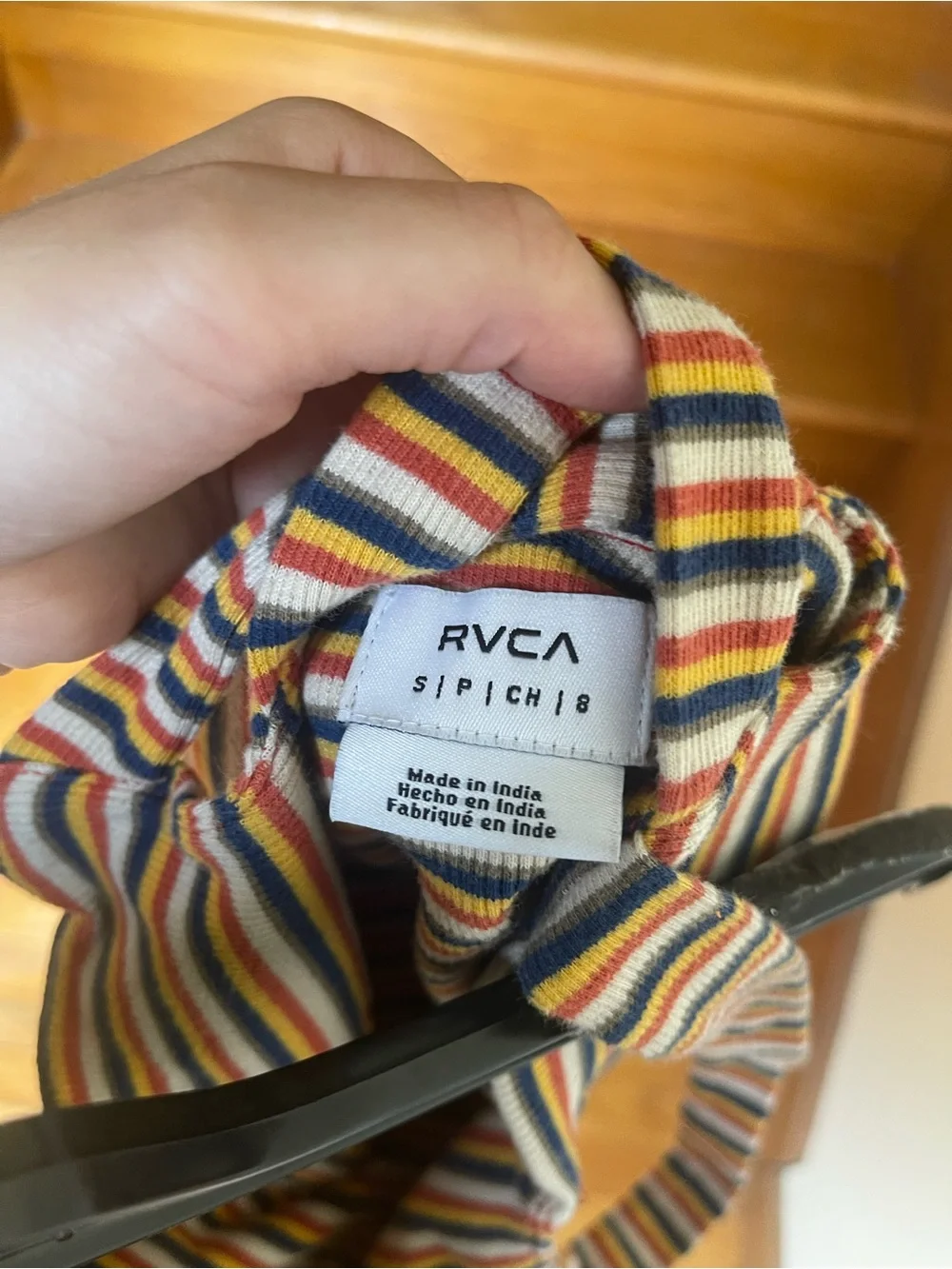 RVCA Stripped crop top size Small - Picture 4 of 5